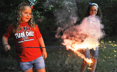 WH Fireworks draw crowd