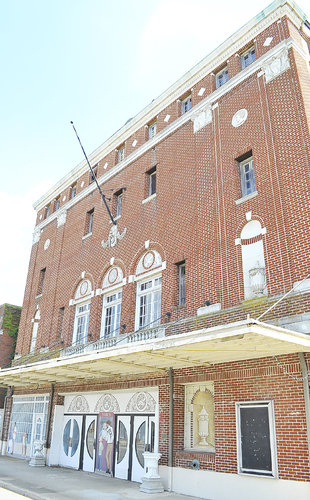 City receives state grant for Saenger roof repairs