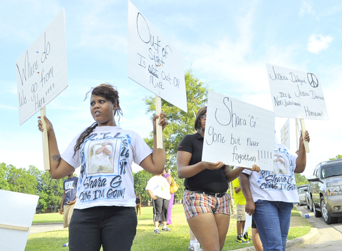 Rally draws crowd to PB’s Central Park