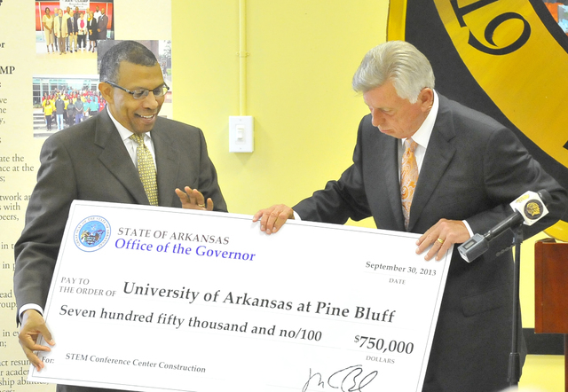 Beebe delivers $750k for UAPB STEM Academy