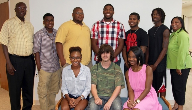 Nine freshmen named mentoring scholars