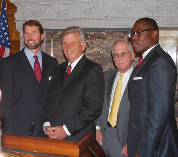 Beebe names bank exec, former staffer to Highway Commission