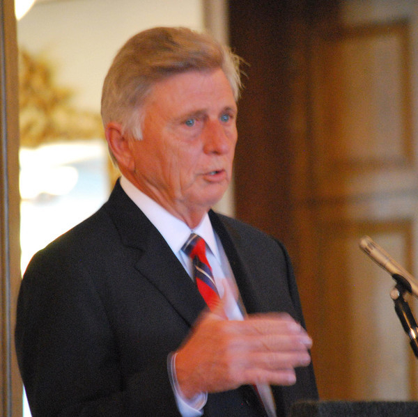 Delaying private option would hurt state budget, Beebe says