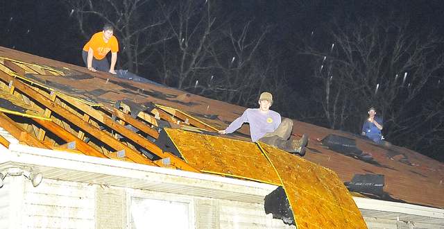 Storm causes damage in Redfield