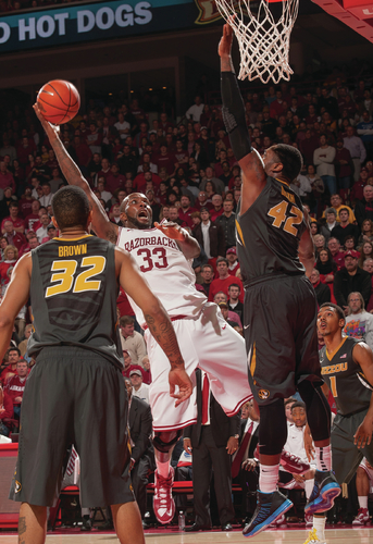 Dramatic Finish: Razorbacks surge in final minute to tame Tigers