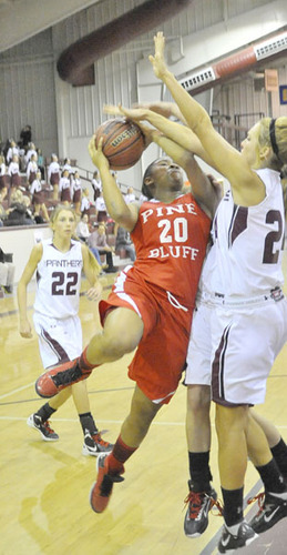 Panthers finish conference play unbeaten