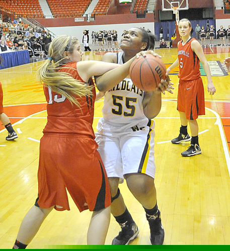 Early run pushes Chapel into Final Four