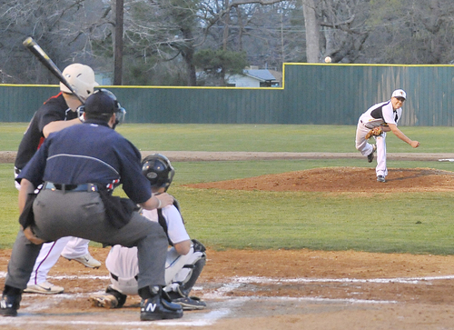 Big-Time Rally: Seven-run sixth carries Wildcats