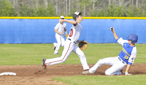 Five-run third big for Jackets