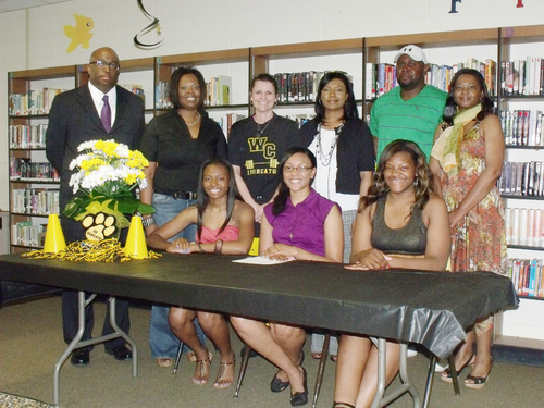 Chapel trio sign letters of intent