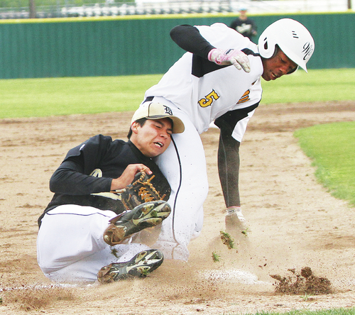 Close To A Title: Wildcats finish off Leopards early