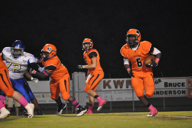Warren makes easy work of DeWitt
