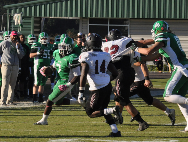 UAM withstands rally, defeats LB 41-27