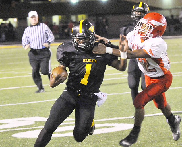 Battles at QB leads Wildcat charge