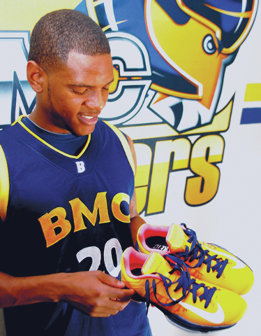 No Ordinary Shoes: College player from PB honors grandmom with gold, pink footwear