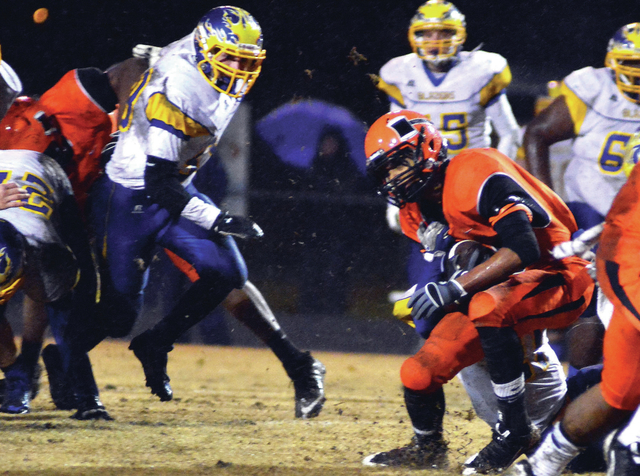 Late drive lifts Warren to 4A title game
