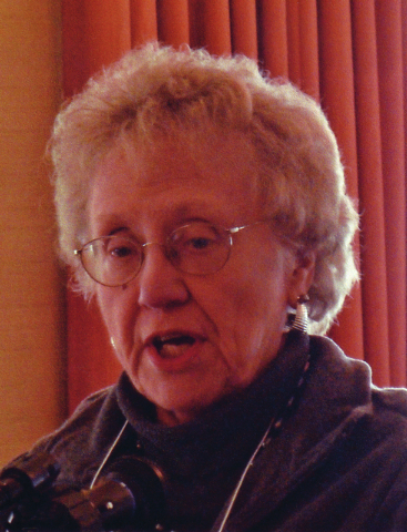 PB-John McAlmont DAR announces essay, scholarship winners at meeting