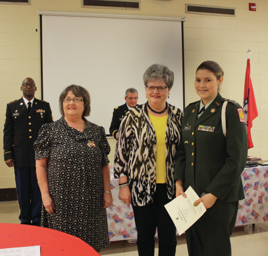 U.S.D. 1812 chapter presents award to WC student