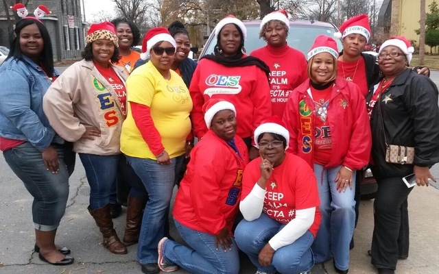 Electa Chapter No. 7 takes part in Christmas Parade