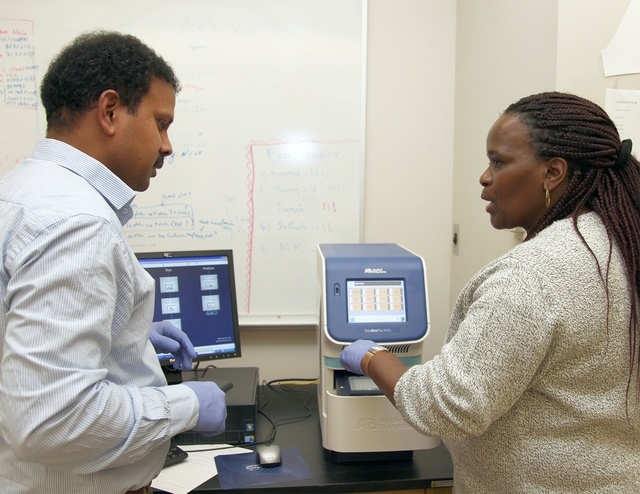 Researcher from South Africa visits UAPB, learns DNA technique