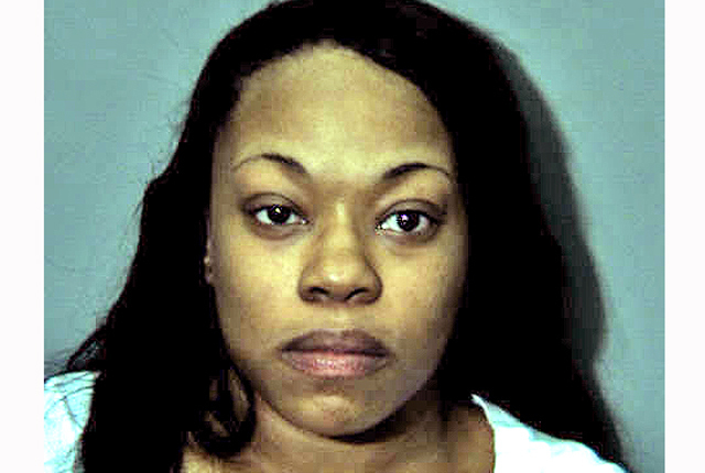Woman accused of threatening man with razor
