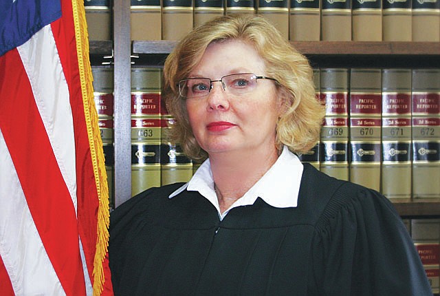 Dennis seeks re-election to court bench | Pine Bluff Commercial News