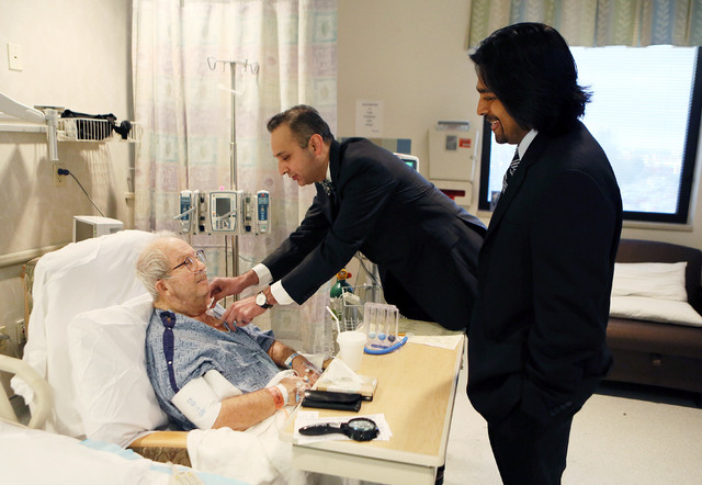Transcather aortic valve replacement helps elderly patients