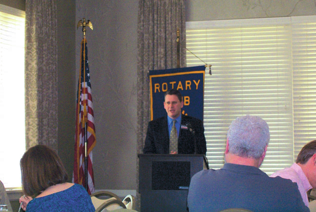Supreme Court candidates discuss qualifications at Rotary Club meeting