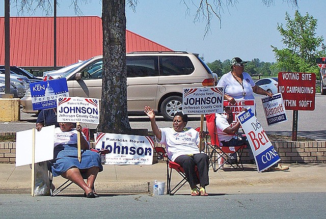 Light Turnout For First Day Of Early Voting | The Arkansas Democrat ...