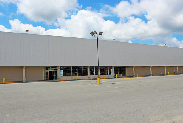 Jefferson Square renovators courting new grocery store