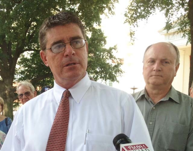 Group hails lawsuit over term-limits proposal