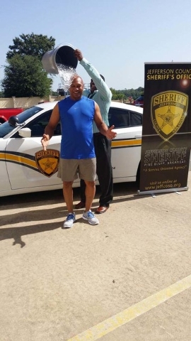 Sheriff takes ice bucket challenge