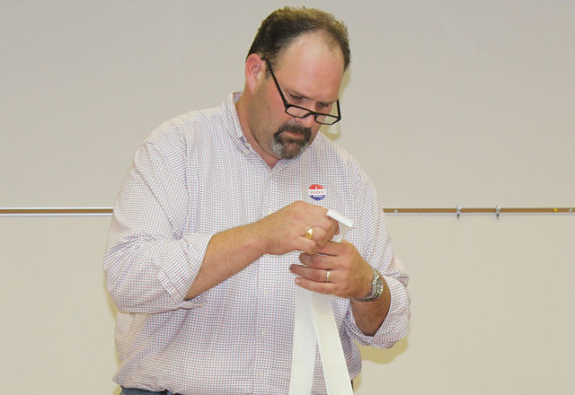 Voters choose school board seats; Dollarway Zone 1 will see runoff