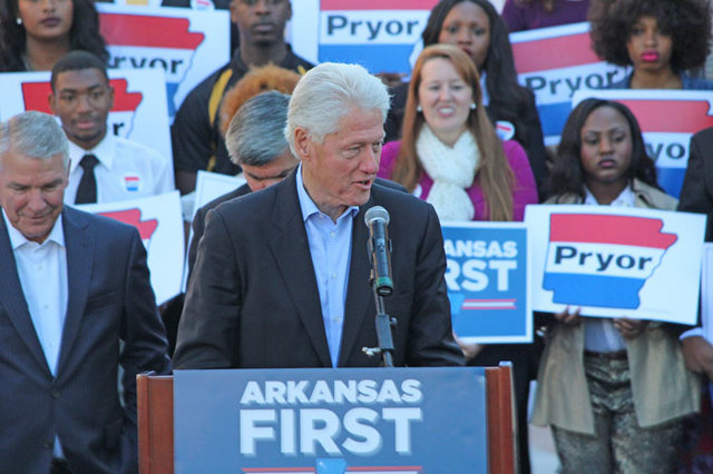 Clinton urges Jefferson County to get out the vote for Democrats