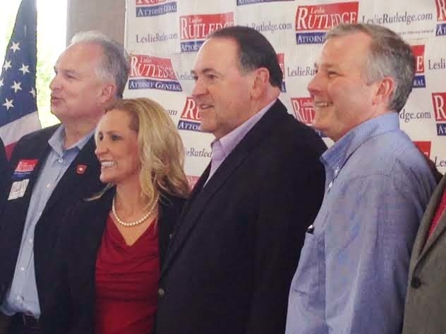 Huckabee headlines Rutledge rally