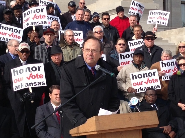 ?Gay marriage opponents rally at Capitol on eve of court hearings
