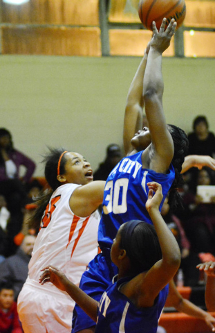 Lady Dogs take out Lady Jacks early