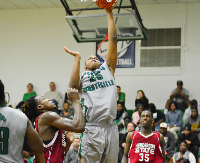 Clutch FTs help Weevils top Reddies in overtime
