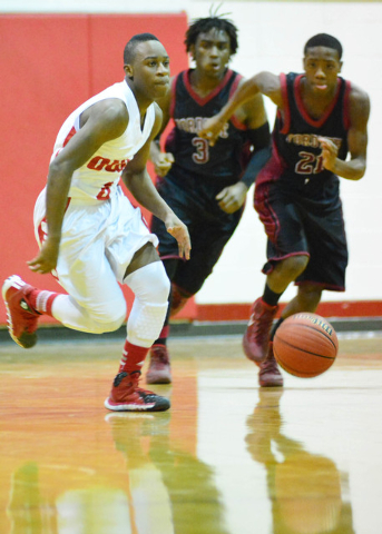 Clutch play keeps Owls undefeated