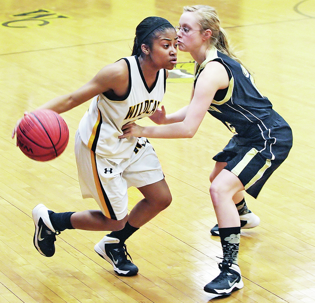 Lady Cats set tone in first quarter