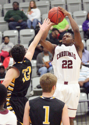 Cardinals roll past Tigers, advance to face Billies
