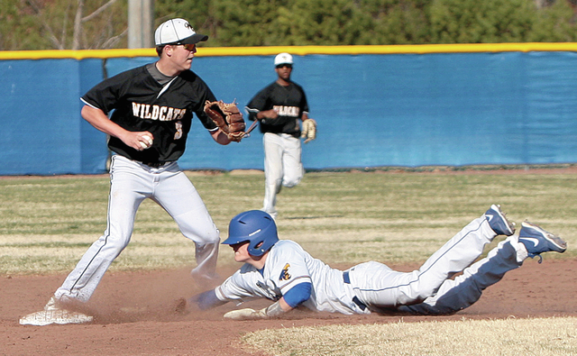 Yellowjackets come through in extra inning