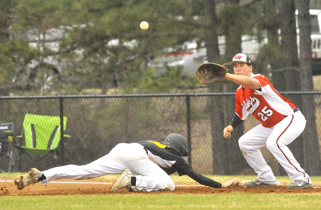 No Easy Out: Varsity Bulldogs need rally to beat JV Wildcats