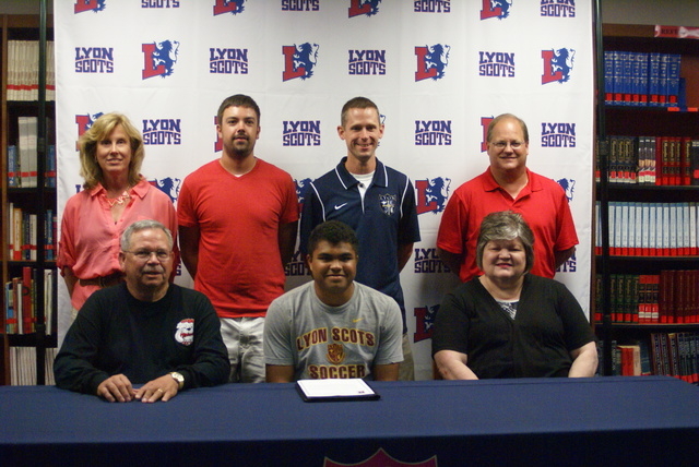 Lawson signs with Scots’ soccer