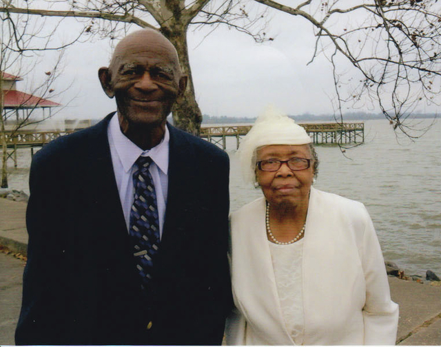 Elizabeth and Clayborn Carroll to celebrate 70th wedding anniversary
