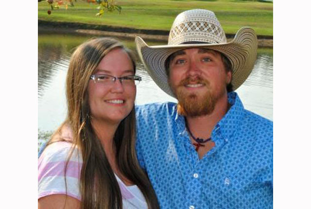 Minton, Dowell to wed Oct 17