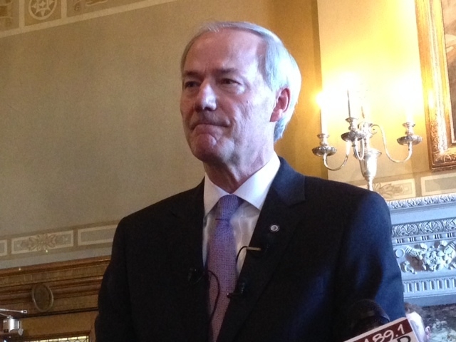 Hutchinson presents balanced budget proposal
