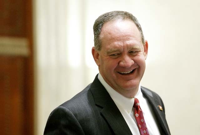 Bill to abolish Lottery Commission advances