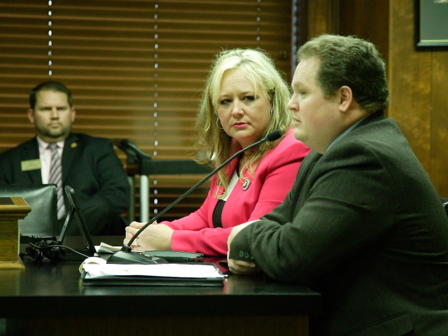 House OKs bill to make cell phone companies give data to police