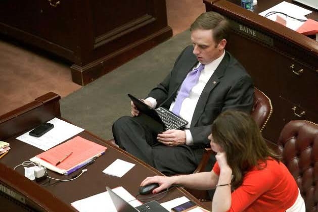 House panel advances capital gains tax cut